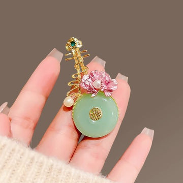XSB148 - Green Floral Saree Brooch
